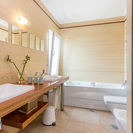 Villa Your Algarve Private Pool 5 Min Walk To Burgau