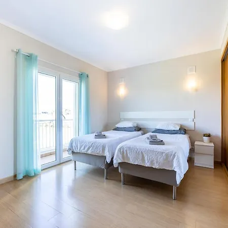 Your Algarve Private Pool 5 Min Walk To Бургау